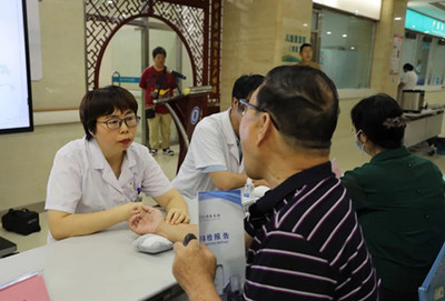 仁心济世担使命，杏林春风拂港城——滨州医学院烟台附属医院申慧芬的责任与担当纪实